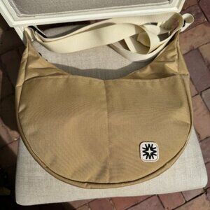Walker Goods Bay Bag Tan Crossbody/Purse Full Zip